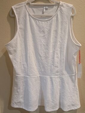 ELLE White Textured Sleeveless Peplum Top